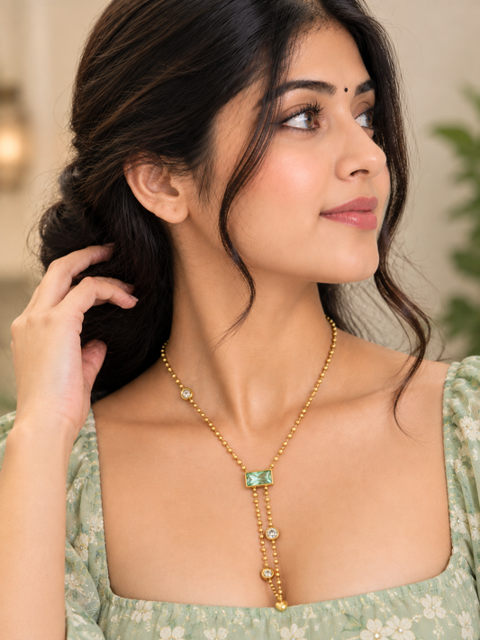 ✨ Elegant Square Pendant Chain