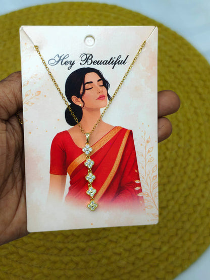✨ Elegant Square Pendant Chain